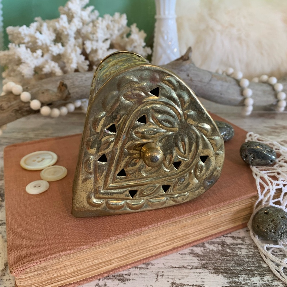 Vintage Brass Container 🔆 - Picture 5 of 10